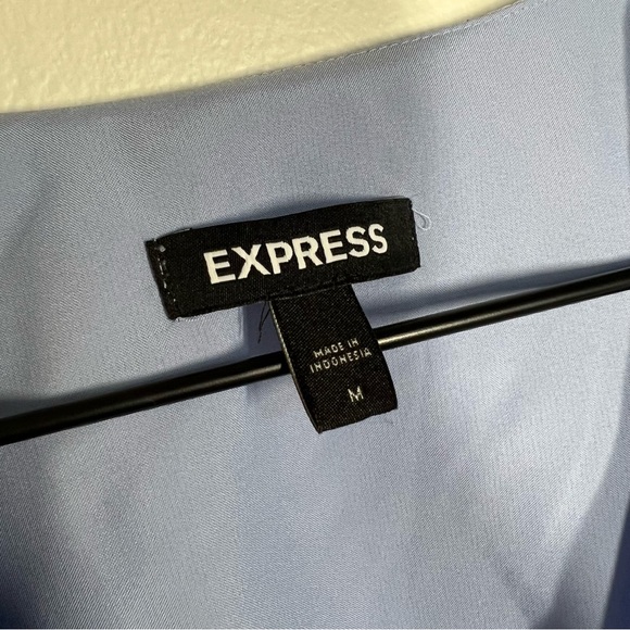 New EXPRESS Blouse Light Blue Size M - Picture 5 of 6